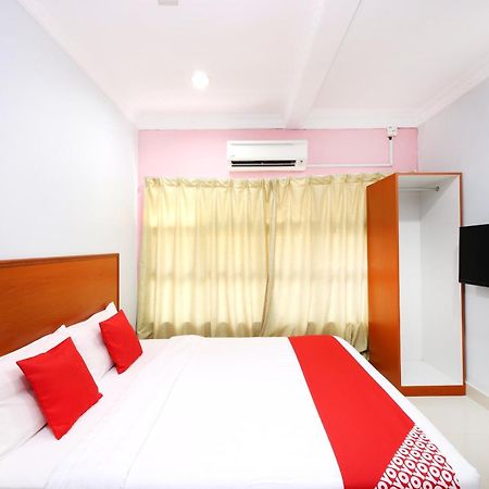 Super Oyo 720 Corridor Hotel 2 Pekan Bagian luar foto