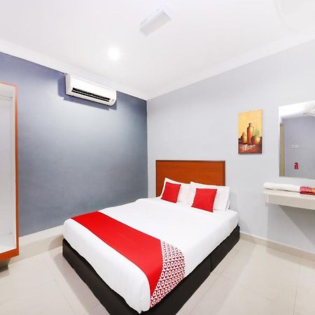 Super Oyo 720 Corridor Hotel 2 Pekan Bagian luar foto