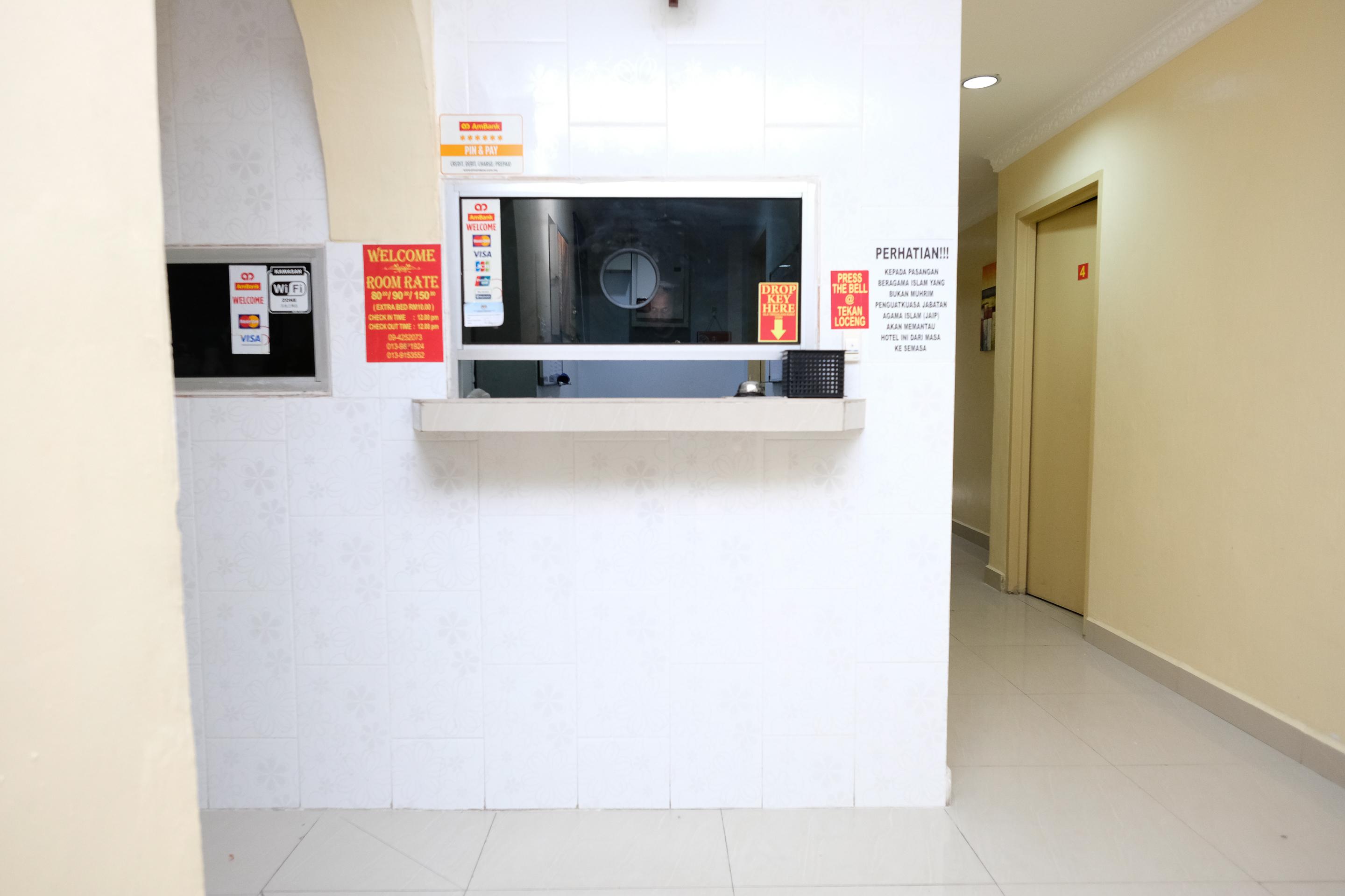 Super Oyo 720 Corridor Hotel 2 Pekan Bagian luar foto