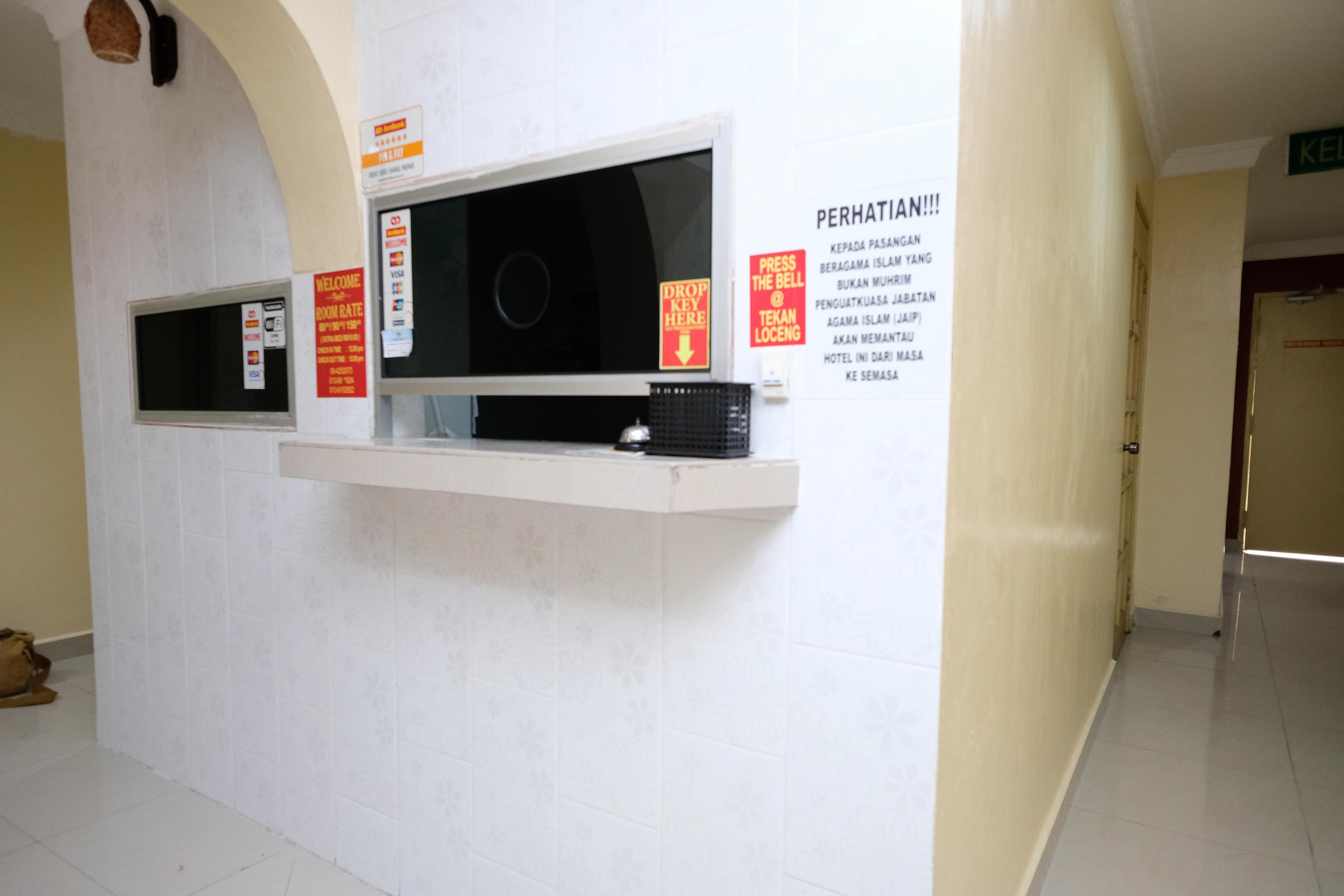 Super Oyo 720 Corridor Hotel 2 Pekan Bagian luar foto