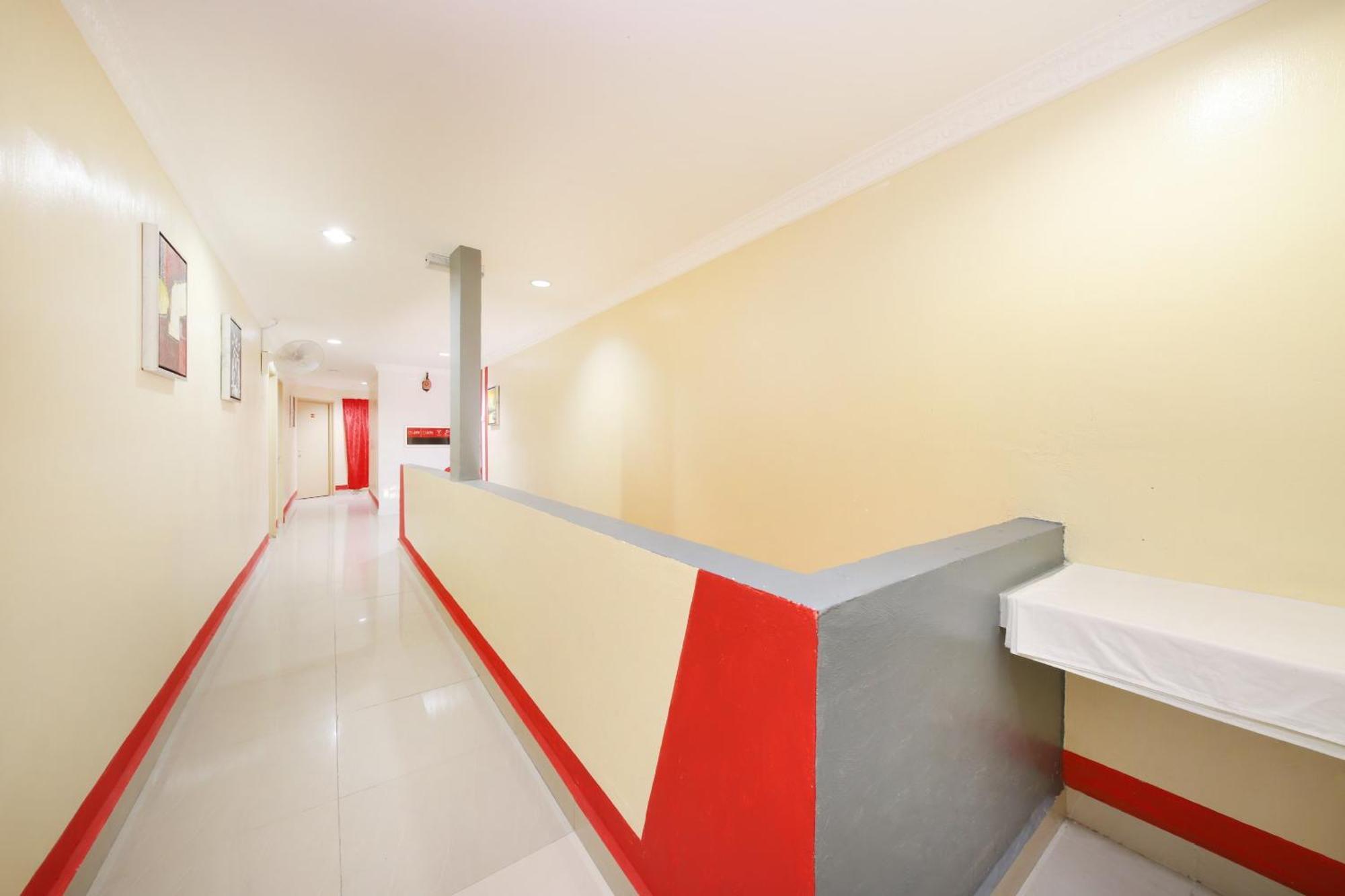 Super Oyo 720 Corridor Hotel 2 Pekan Bagian luar foto