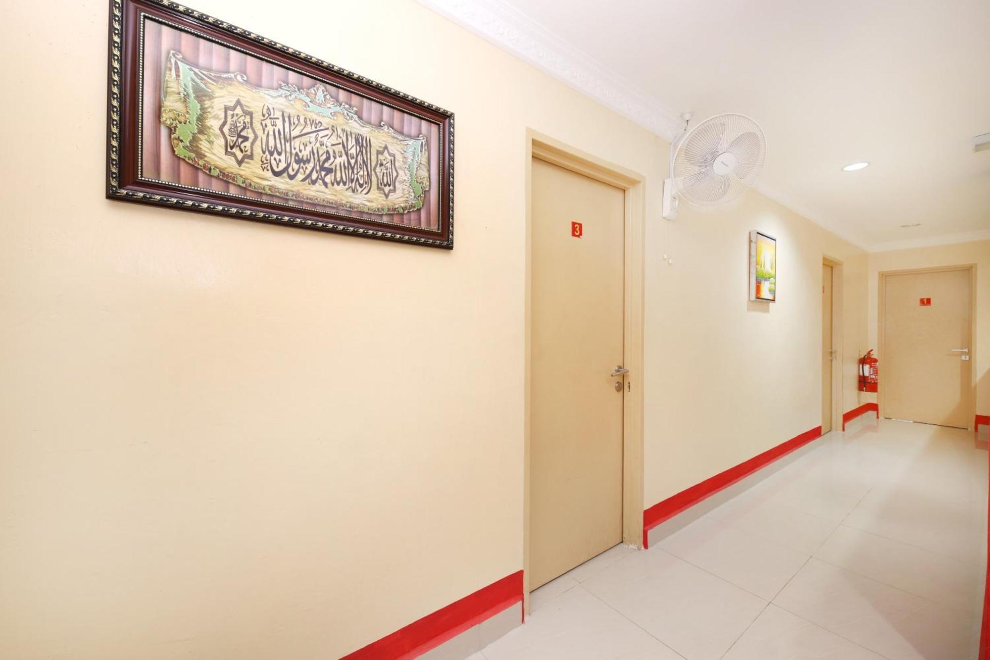 Super Oyo 720 Corridor Hotel 2 Pekan Bagian luar foto
