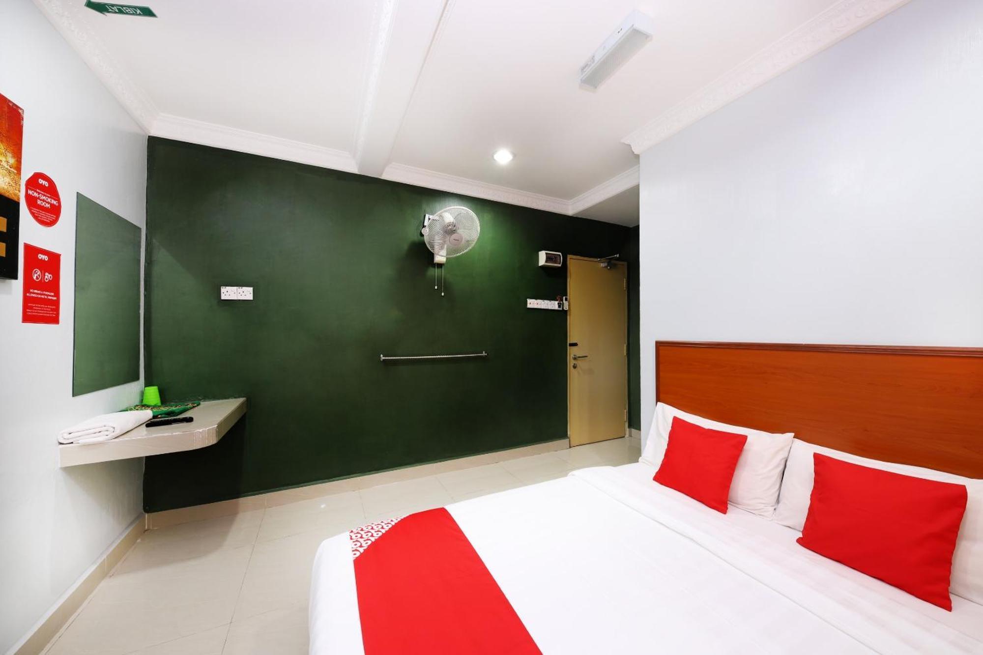 Super Oyo 720 Corridor Hotel 2 Pekan Bagian luar foto