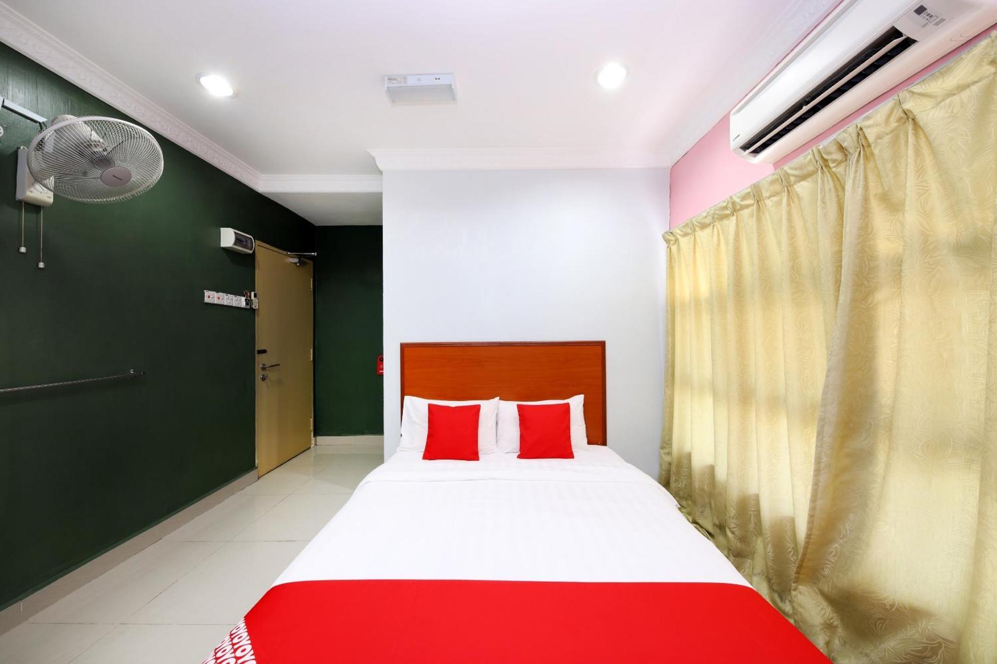Super Oyo 720 Corridor Hotel 2 Pekan Bagian luar foto